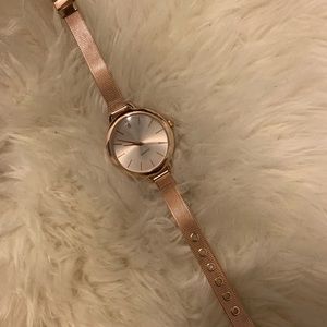 Forever 21 Buckle Strap Analog Rose Gold Watch